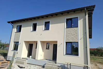 Vand casa tip duplex