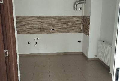 Proprietar inchiriez ap.3 cam Isaran (Coresi) nemobilat - 8
