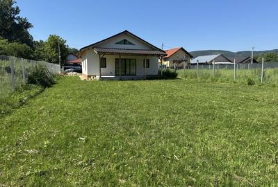Casă cu 3 camere în Bujoreni - 8