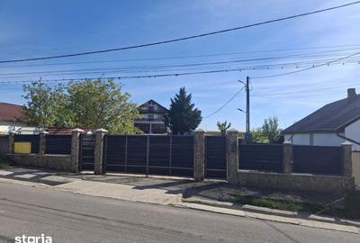 Casă cu 4 camere cu Teren 400 Mp în Central
