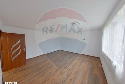 Casă cu 5 camere cu Teren 2688 Mp în Remeți - 10