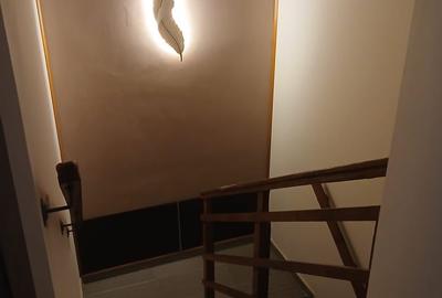 Casă cu 4 camere cu Teren 350 Mp în Central - 2