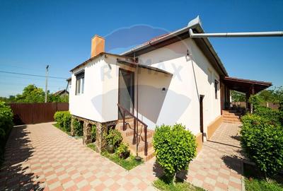 Vand/ schimb casa , 2 apartamente , curte si gradina. Teren 500 mp. - 2