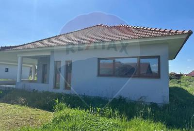 Casă cu 4 camere cu Teren 718 Mp în Lăpuș - 2