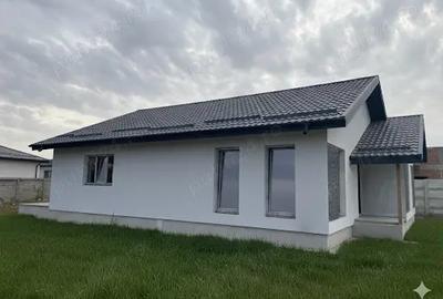 Casă cu 4 camere în Domnești - 1