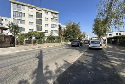 Apartament cu 3 camere decomandat, mobilat în Energiei