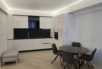 Apartament cu 3 camere semidecomandat în Pipera