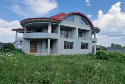 Casă cu 12 camere în Vest - 2