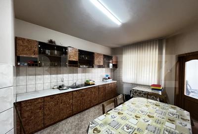 Casa de vanzare in Lazuri, ideala si pentru investitii - 18