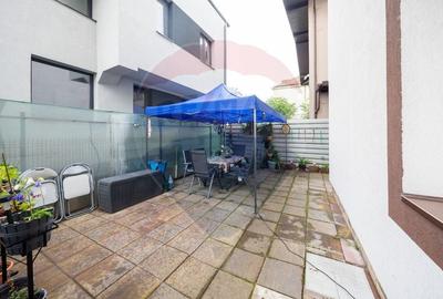 Apartament cu 3 camere decomandat în Tractorul - 26