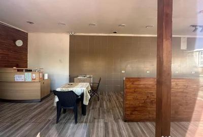 Spațiu comercial, de 120 mp, în Apărătorii Patriei - 3