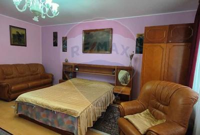 Casă cu piscină de vânzare în zona Piața Centrală Galați - 10