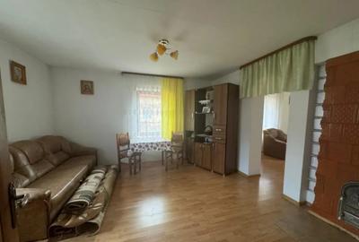 Casă cu 4 camere cu Teren 4400 Mp în Rădăuți