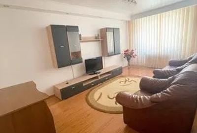 Apartament cu 3 camere decomandat în Tei