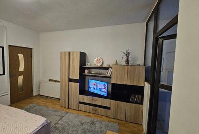 Garsonieră decomandată în Est - 9