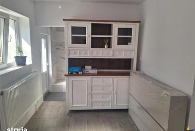 Casă cu 4 camere cu Teren 500 Mp în Central