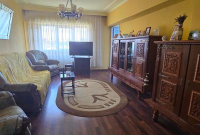 Apartament cu 3 camere decomandat în Ultracentral