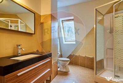 Casă cu 5 camere cu Teren 661 Mp în Clăbucet - 1