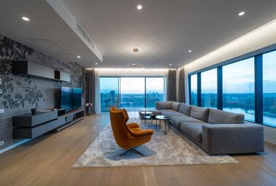 Apartament cu 4 camere semidecomandat în Floreasca