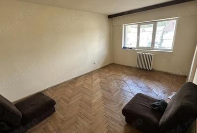 Apartament cu 4 camere decomandat în Târgu Neamț - 5