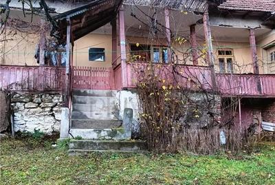 CASA TRADITIONALA - ANEXE - TEREN GENEROS - ZONA EXECELENTA - COMISION 0% - 5