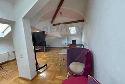 Spațiu comercial, de 107 mp, în P-ța Victoriei - 13