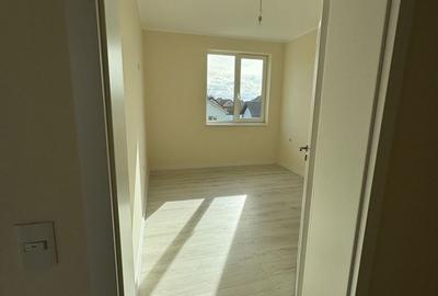 Casă cu 4 camere cu Teren 500 Mp în Central