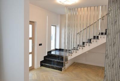 Casă cu 4 camere cu Teren 200 Mp în Rediu - 9