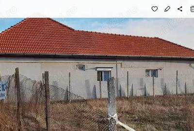 Casă cu 4 camere în Central - 1