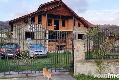 Casă cu 6 camere în Plopșoru - 6