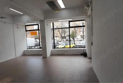 Spațiu comercial, de 80 mp, în Central - 4