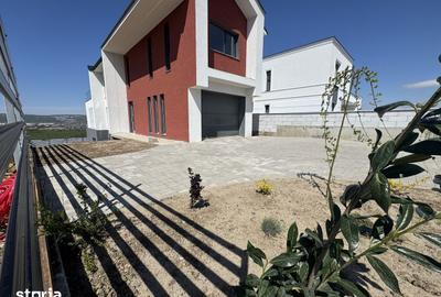 Casă cu 6 camere cu Teren 479 Mp în Central - 2