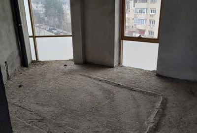 Spațiu comercial, de 1,100 mp, în Central - 3