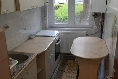 Apartament cu 2 camere semidecomandat în Micro 6 - 2