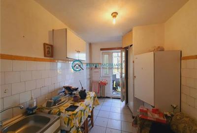 Royal Imobiliare - Vanzare apartament 3 camere zona Republicii scoala 14 - 4