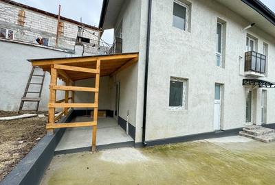 Casă individuală cu 4 camere cu Canalizare în Tei - 2