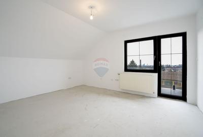 Casă cu 9 camere cu Teren 1000 Mp în Central - 8