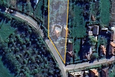 Casă cu 5 camere cu Teren 1754 Mp în Mălureni - 1