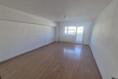 Apartament cu 2 camere decomandat în Călărași - 2