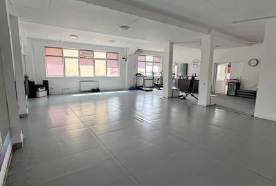 Spațiu comercial, de 120 mp, în Central