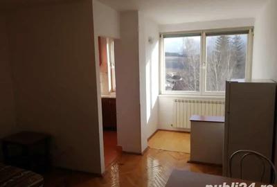 Garsonieră decomandată în Central - 7