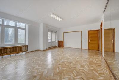 Apartament cu 5 camere decomandat în Primăverii - 19