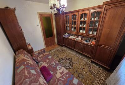 Apartament cu 3 camere semidecomandat în Micro II - 4