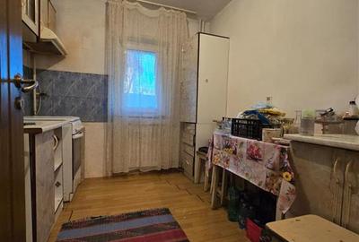 Dacia - statia Columnei, 3 camere decomandat cu geam la baie, liber - 5