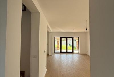 Duplex cu 4 camere cu Canalizare în Dumbrăvița - 1