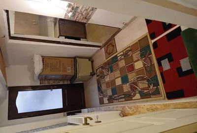 Ofer spre inchiriere garsoniera la curte - 2