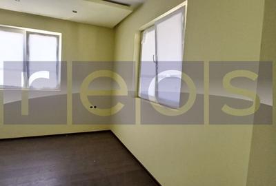 Casă cu 7 camere cu Canalizare în Crângu - 5