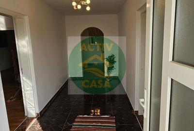 Casă cu 4 camere în Adjudeni - 2