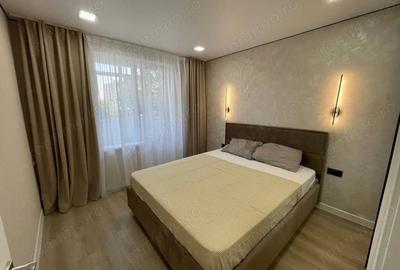 Ofer spre inchiriere apartament cu 2 camere decomandate in zona 1 Mai - 3