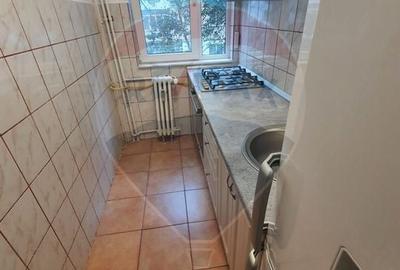 Apartament cu 3 camere nedecomandat, mobilat în Cornișa - 4